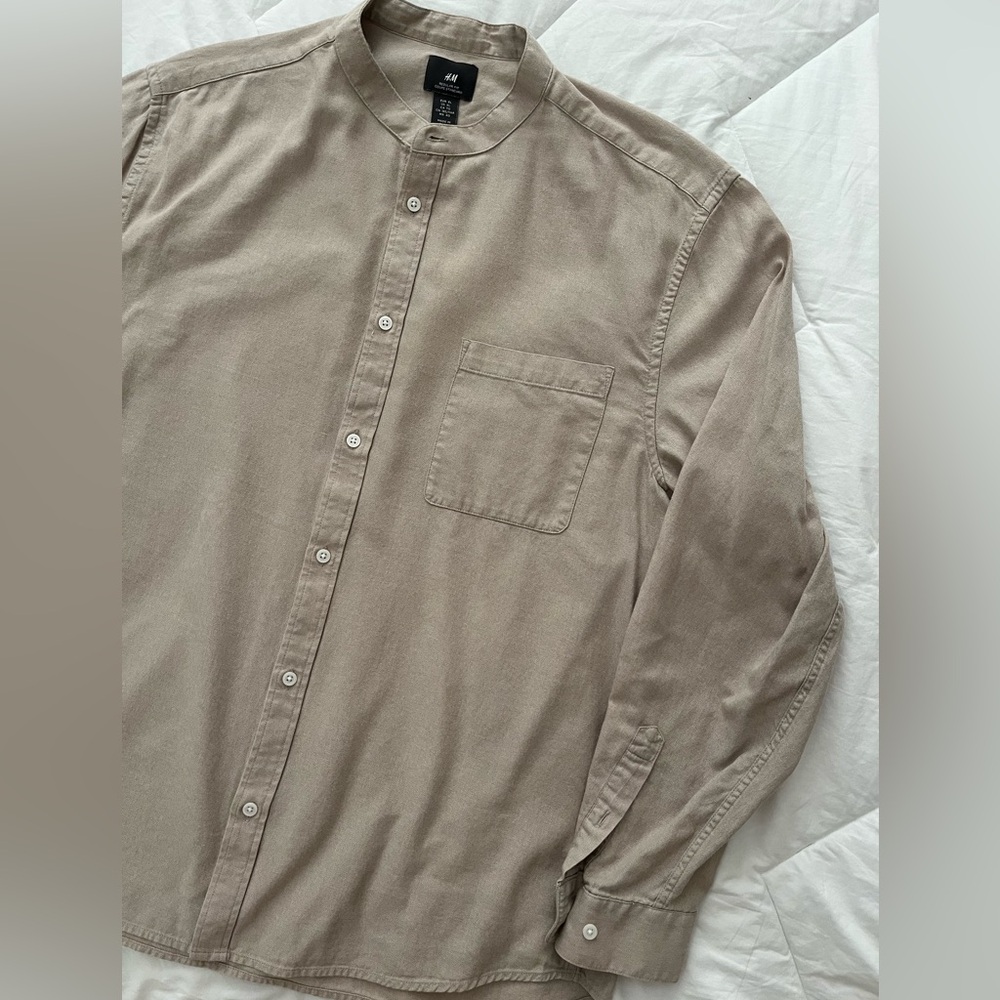 H&M Men’s Button-Down Shirt